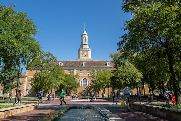 Students walking on UNT Denton campus